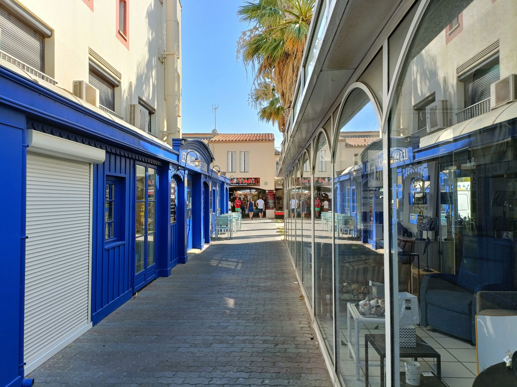 Agence immobilière commerciale équipe à Cergy